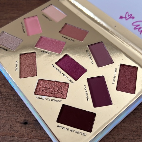 Too faced pretty mess Erika Jane limited edition eyeshadow palette - Picture 6 of 10